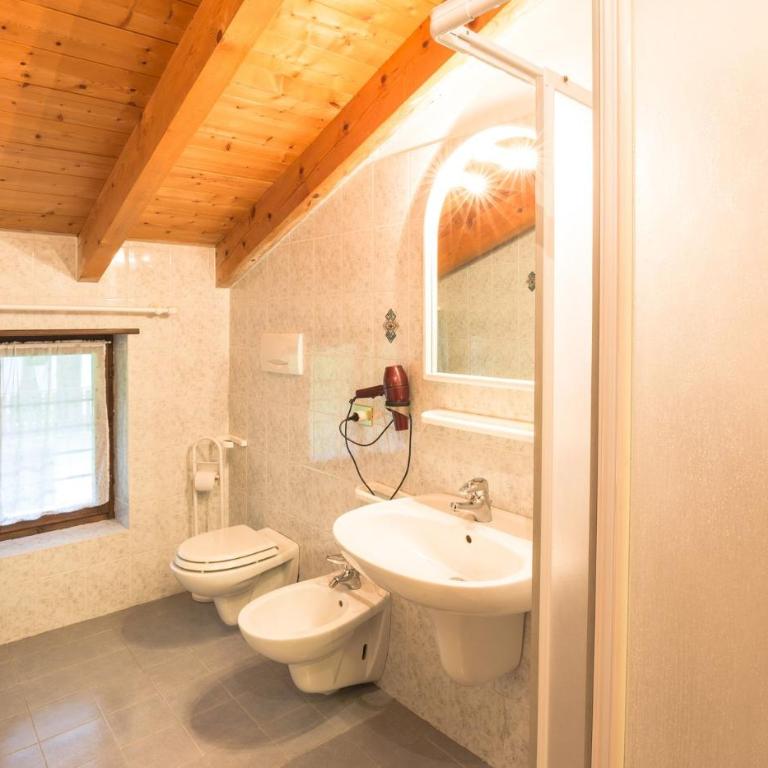 Casa Lori - Two-Bedroom Standard Apartment - 11