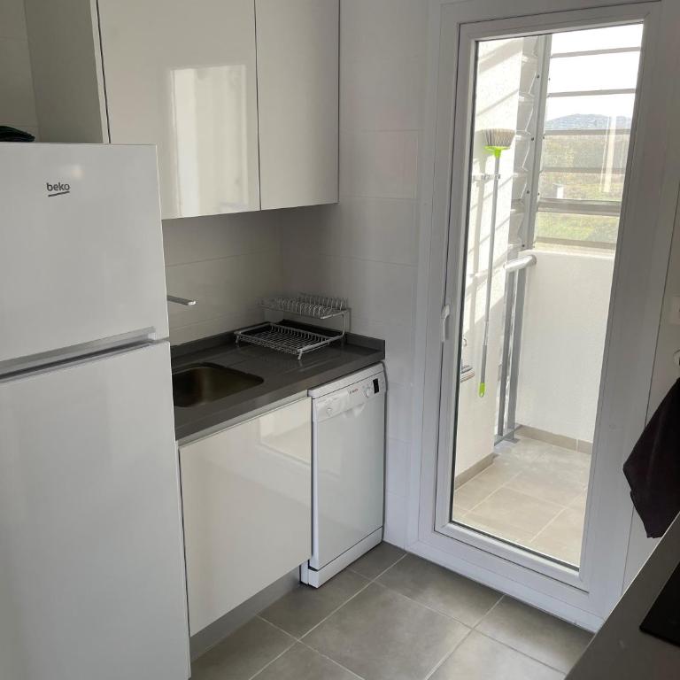 Sunny apartment in Denia with outdoor swimming pool and garage parking place included, 300m from the sandy beach - Apartamento de 3 dormitorios - 17