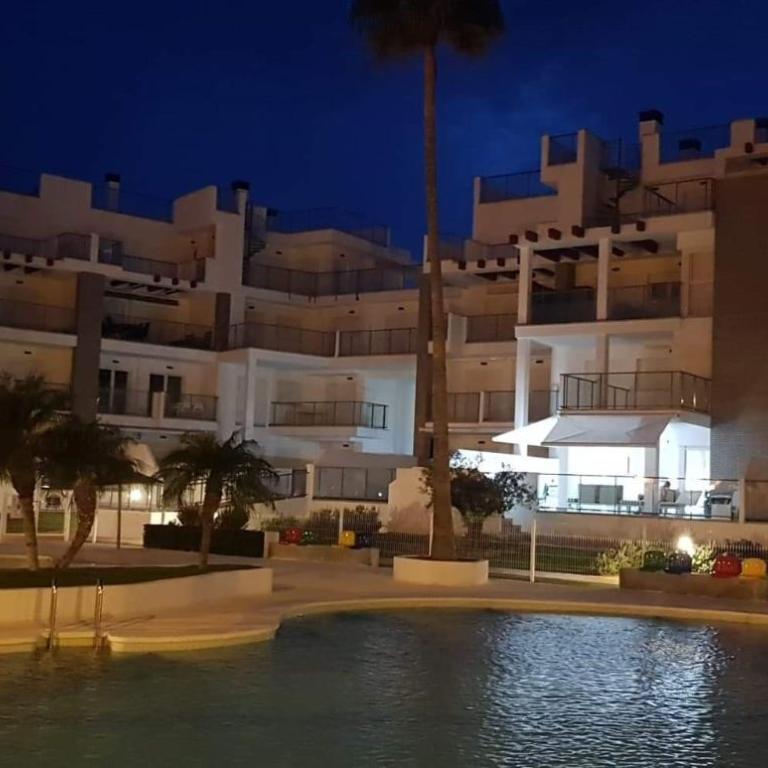 Sunny apartment in Denia with outdoor swimming pool and garage parking place included, 300m from the sandy beach - Apartamento de 3 dormitorios - 23