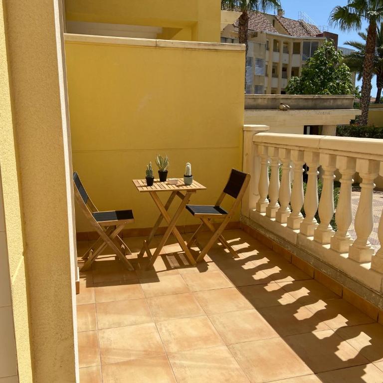 Apartamento Primera Linea Playa - Two-Bedroom Apartment - 15