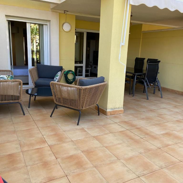 Apartamento Primera Linea Playa - Two-Bedroom Apartment - 27