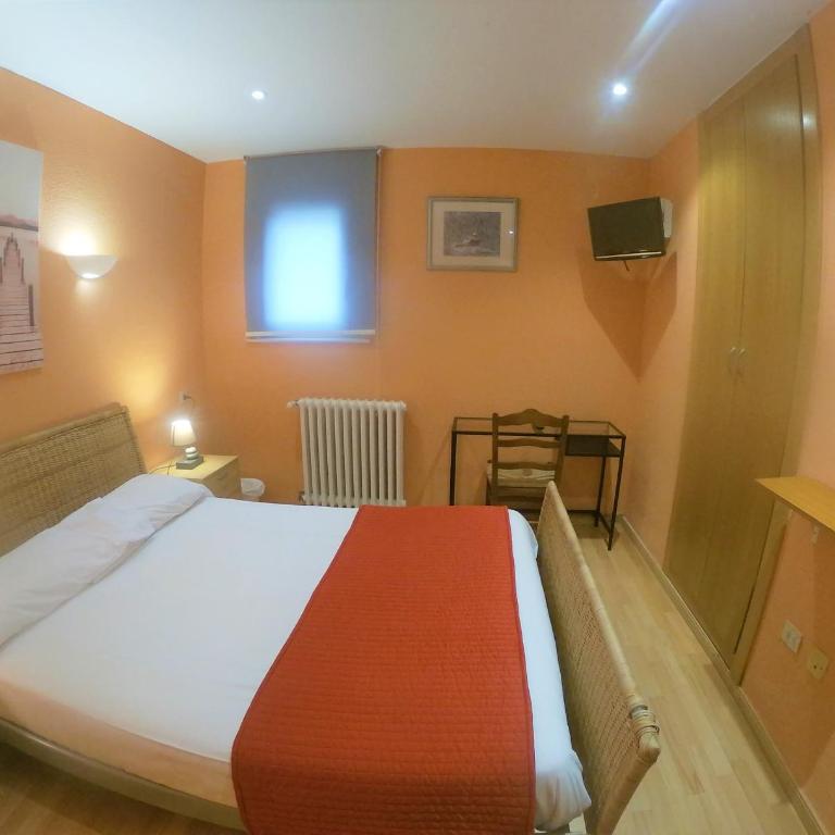 Hotel Roc de St Miquel & Apartment - Habitación Doble Económica Pequeña - 3