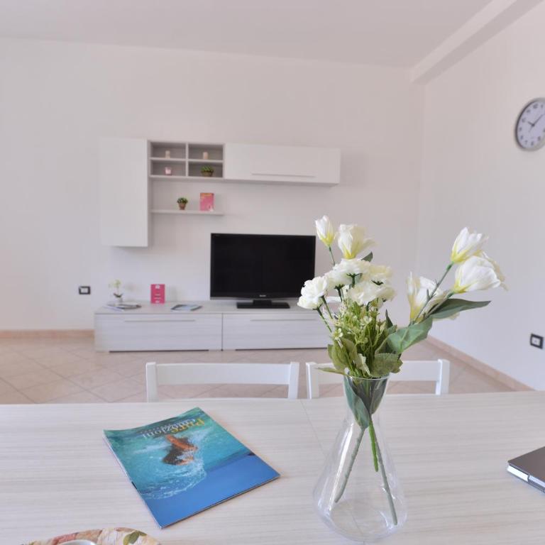 IzzHome Lagoon - Appartamento con 2 Camere da Letto - 2