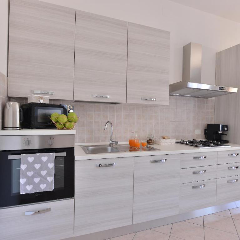 IzzHome Lagoon - Appartamento con 2 Camere da Letto - 13