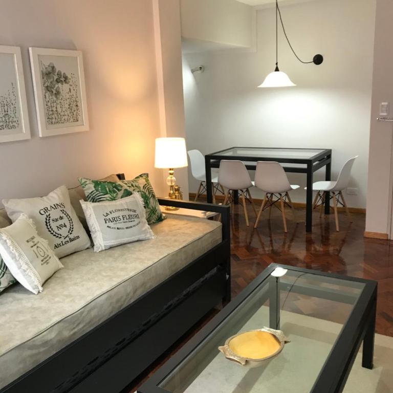 Excelente dpto para 4/6 personas a metros de peatonal. - Apartamento de 2 dormitorios - 4