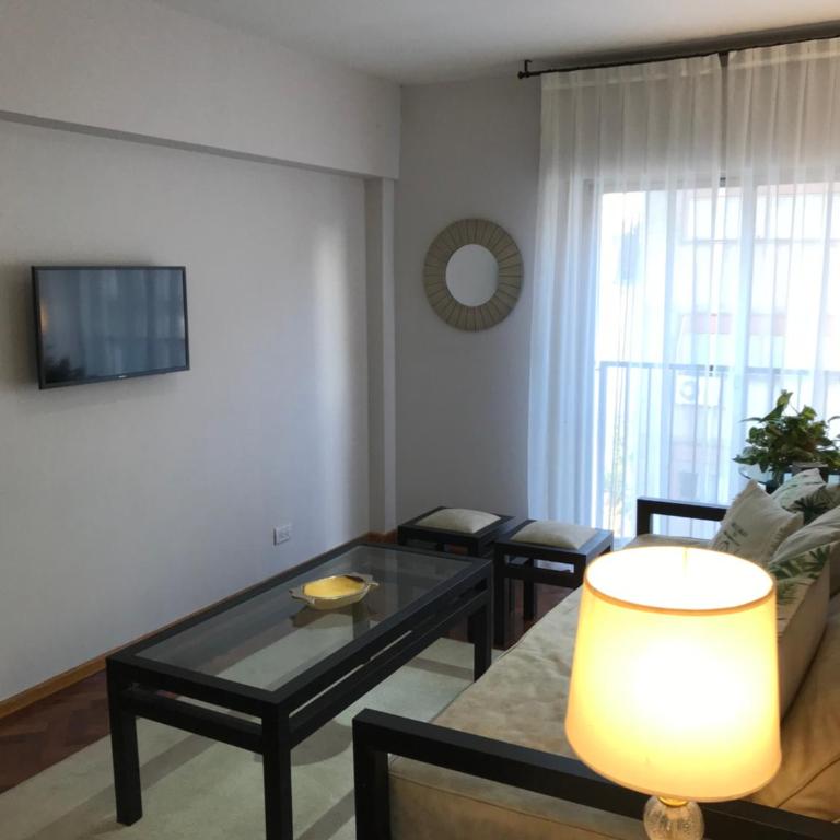 Excelente dpto para 4/6 personas a metros de peatonal. - Apartamento de 2 dormitorios - 7