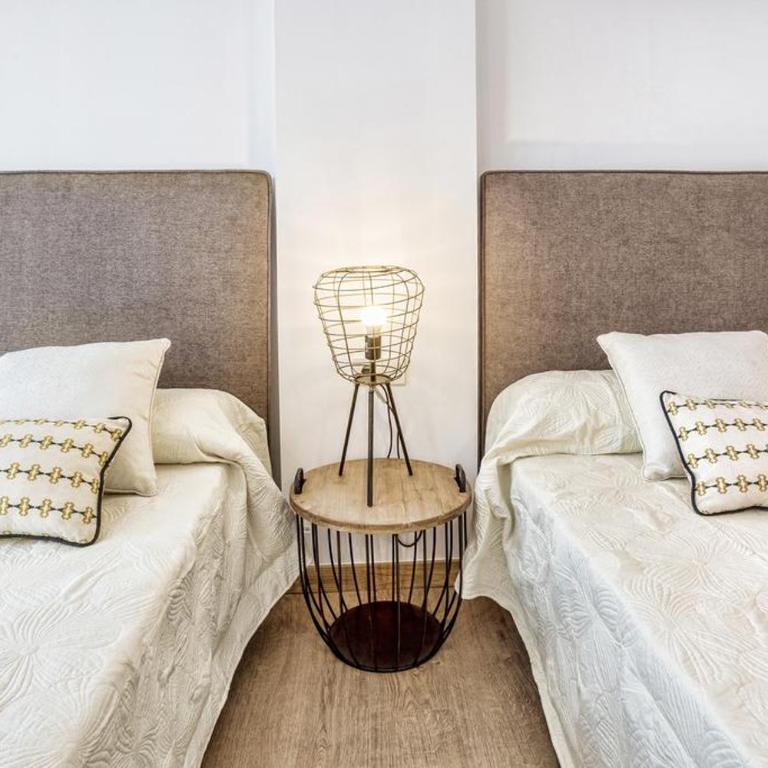 GLP Dreams Torre Alazan - Three-Bedroom Apartment - 25
