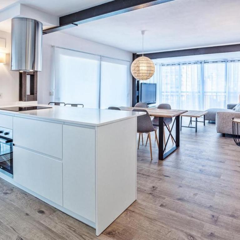 GLP Dreams Torre Alazan - Three-Bedroom Apartment - 11