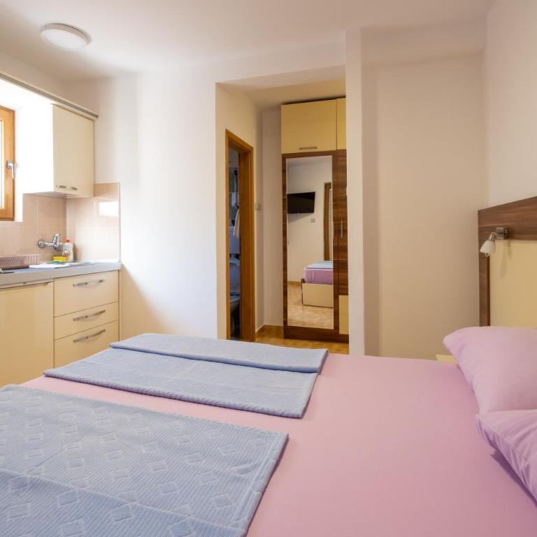 Bel Mare Apartments - Standardni Trokrevetni Studio - 3