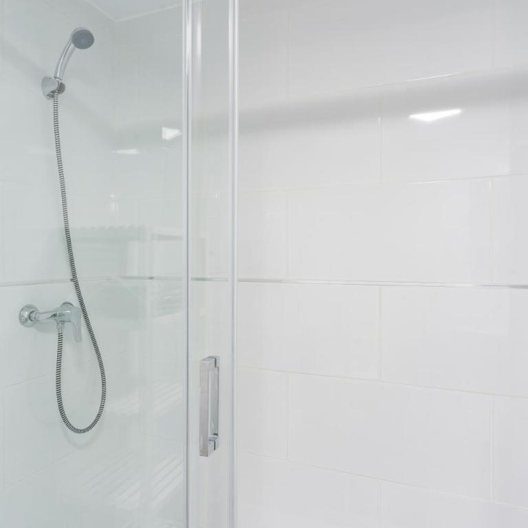 HOLIDAY RENTALS PISCINA, PLAYA PARKING a 5 min caminando del PUERTO DE BENALMADENA - Studio - 23
