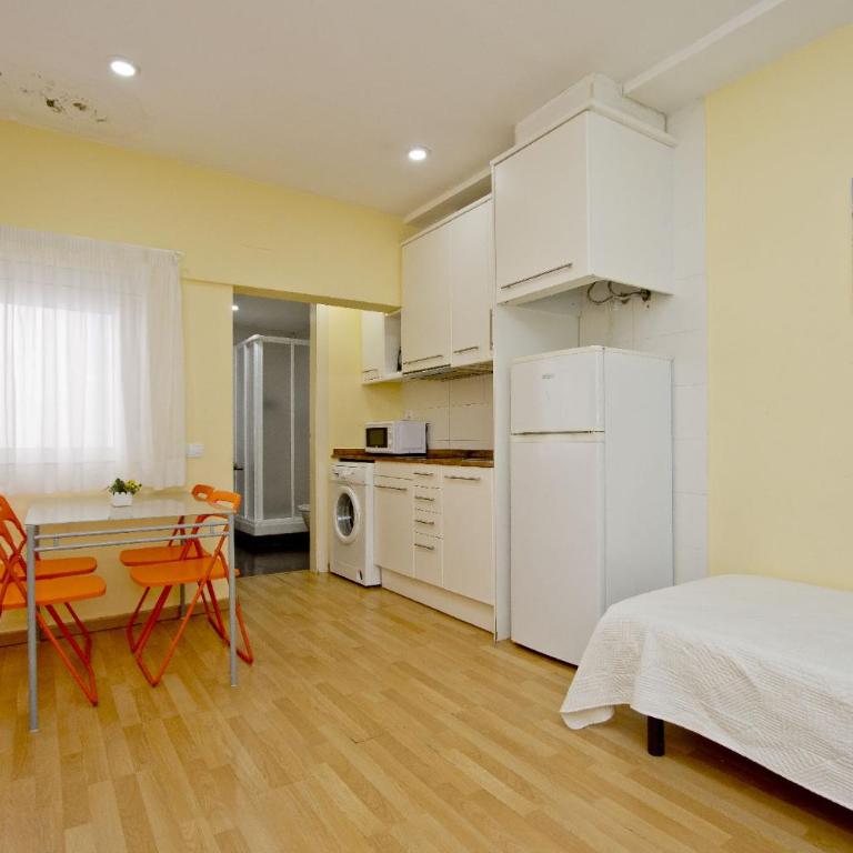 Barcelona City Apartment - Standard Apartment - 25