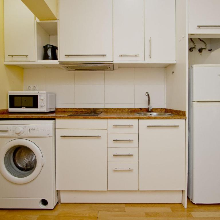 Barcelona City Apartment - Standard Apartment - 29
