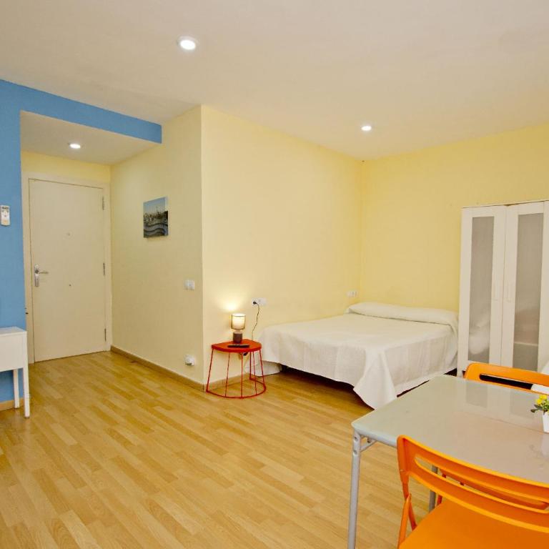 Barcelona City Apartment - Standard Apartment - 20