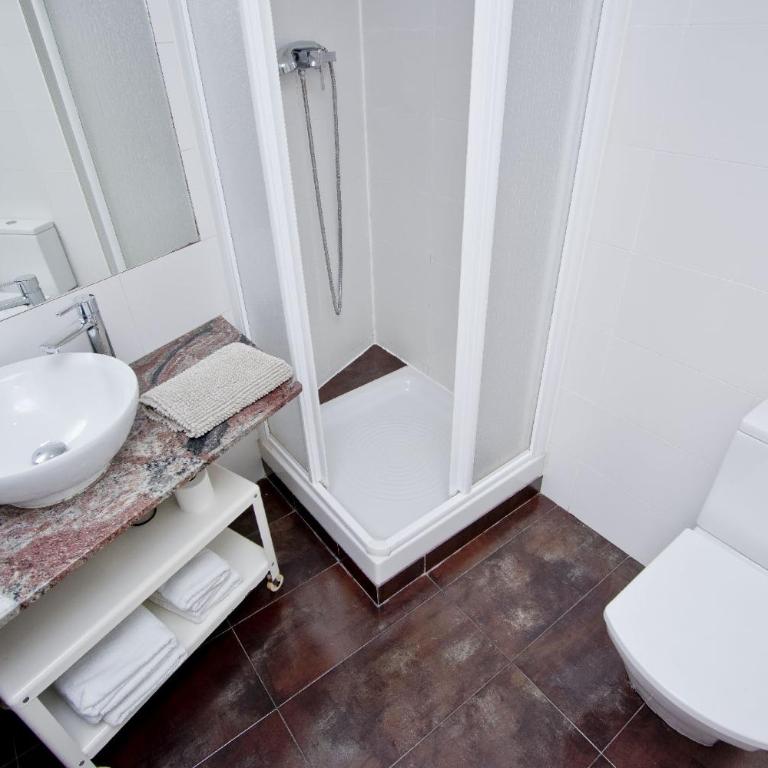 Barcelona City Apartment - Standard Apartment - 8