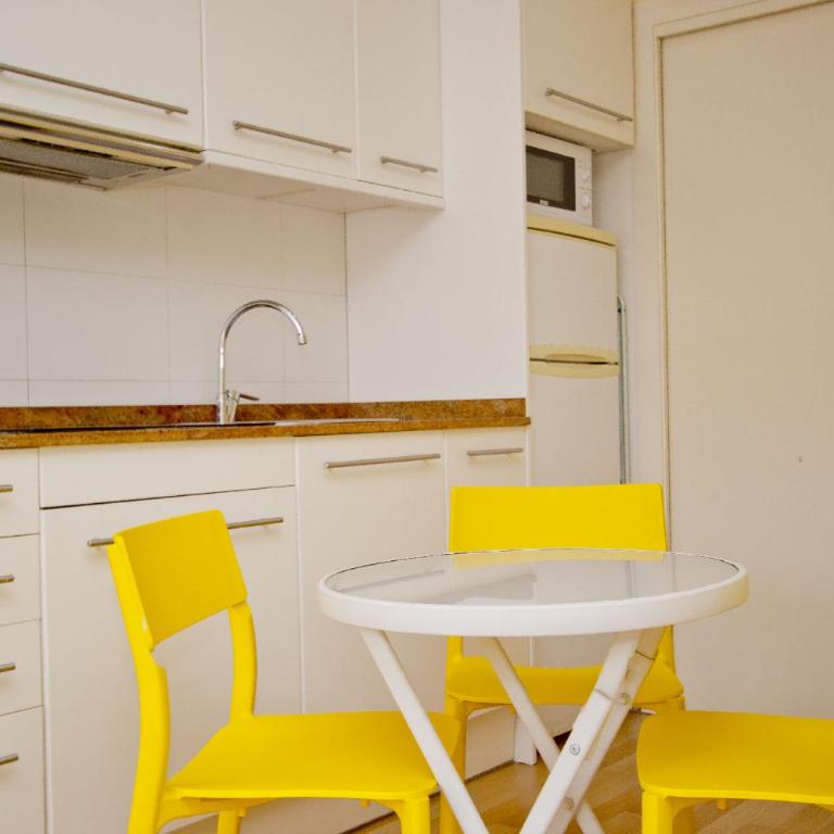 Barcelona City Apartment - Standard Apartment - 28