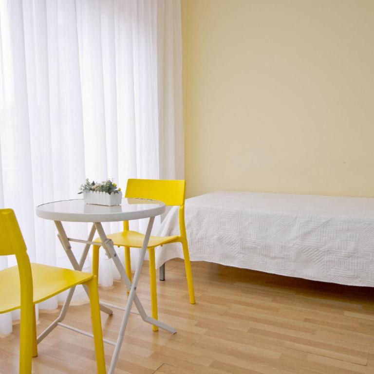 Barcelona City Apartment - Standard Apartment - 37