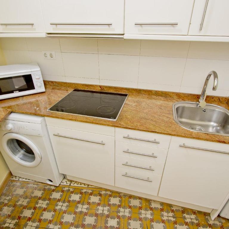 Barcelona City Apartment - Standard Apartment - 75