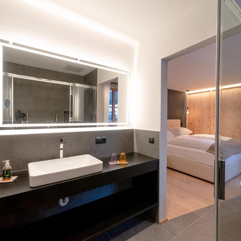 Penserhof - Alpine Hotel & Restaurant - Habitación Doble Deluxe con bañera - 3