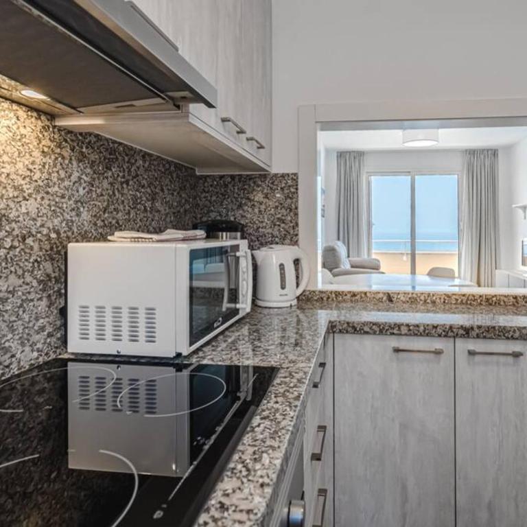 Amazing apartment with sea views and AC, PA06 - One-Bedroom Apartment - 7