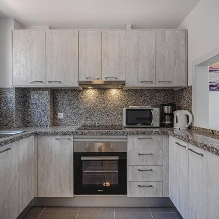 Amazing apartment with sea views and AC, PA06 - One-Bedroom Apartment - 23