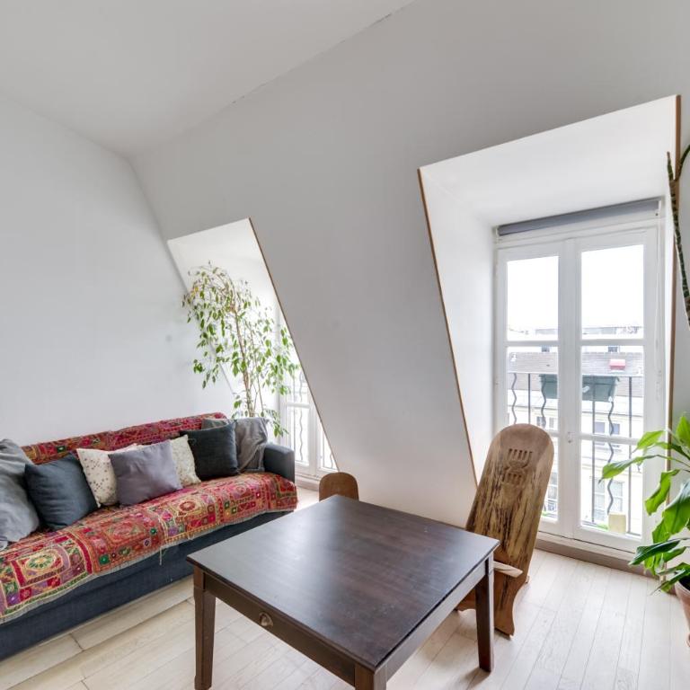 Châtelet, rue de la Ferronnerie - ID 161 - Appartement - 1