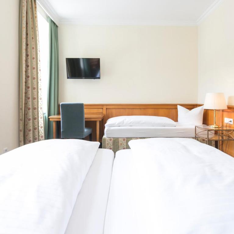 Hotel Sailer - Camera Tripla Business con Bagno con Pareti in Vetro - 3