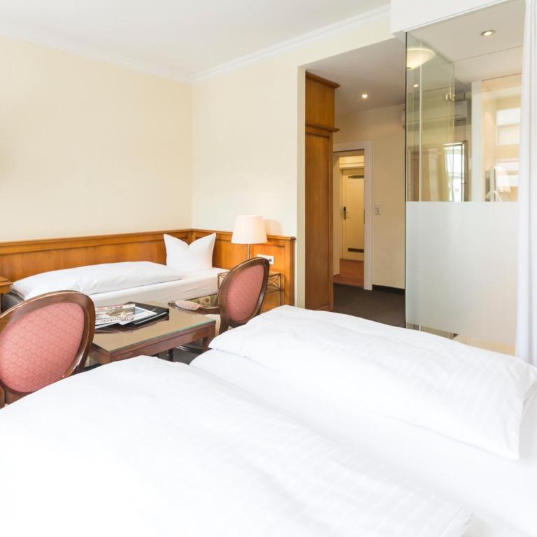 Hotel Sailer - Camera Tripla Business con Bagno con Pareti in Vetro - 4