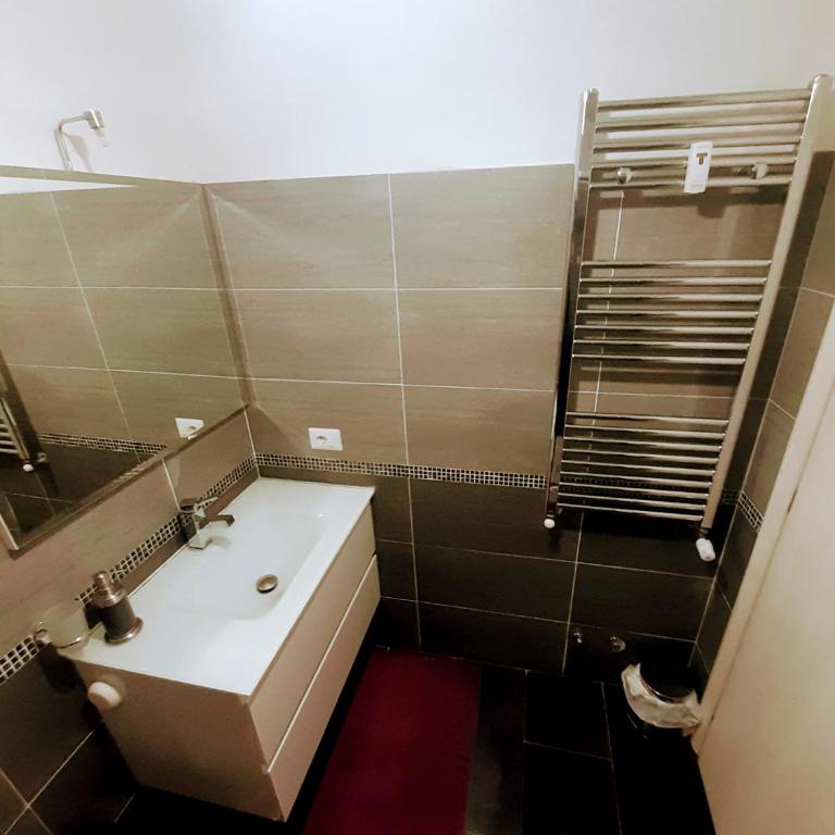 MagicalRoom - Chambre Triple avec Salle de Bains Privative Séparée - 12