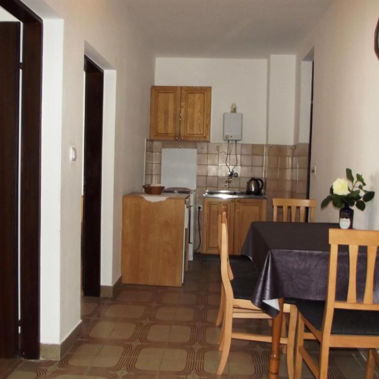 Apartments Budva Center - Apartman sa 2 Spavaće Sobe i Balkonom - 16