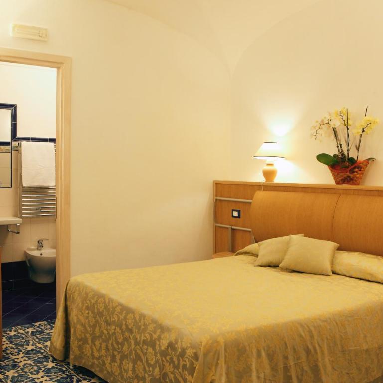Villa Borgo San Michele - Camera Standard Matrimoniale/Doppia con Letti Singoli con Vista Mare - 1
