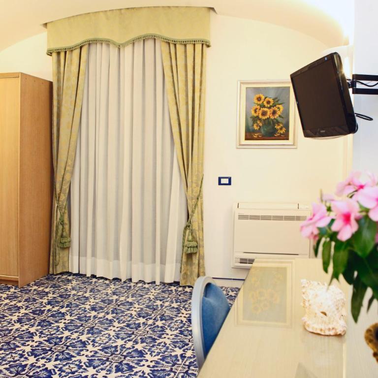 Villa Borgo San Michele - Camera Standard Matrimoniale/Doppia con Letti Singoli con Vista Mare - 4