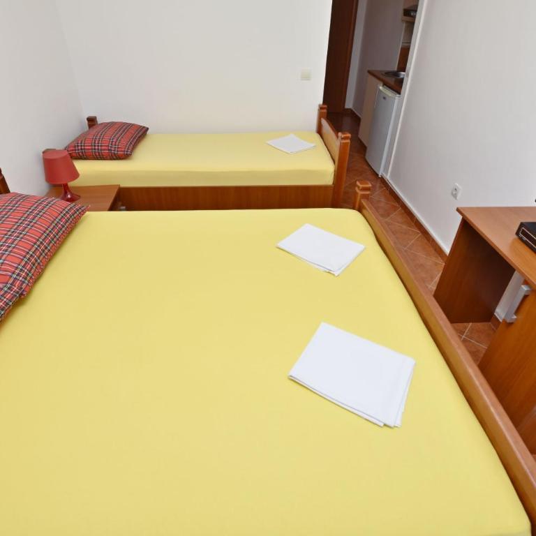 Apartments and Rooms Iva - Studio - 11