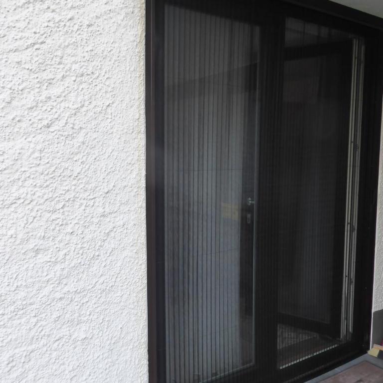 Maurers Schlierseetraum 1 hochwertige Erdgeschosswohnung mit allen Raffinessen erfreut sich auch Urlauber idealerweise für Paar mit Kindern geeignet und Vierbeiner Dank des tollen Zauns auf der Terrasse stylisch und edel von der Ausstattung mit 64 qm - Apartment mit 1 Schlafzimmer - 33
