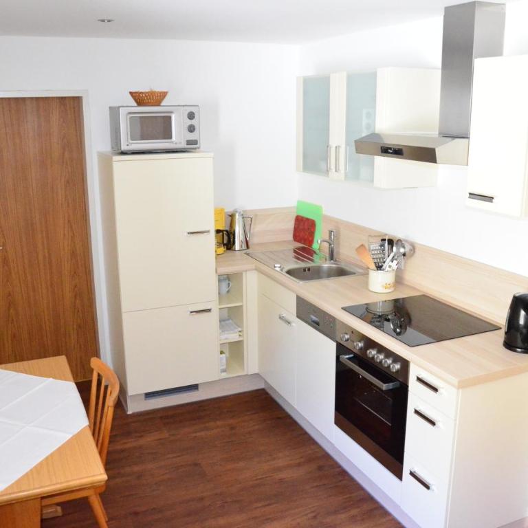 Hotel Garni Brigitte - Superior One-Bedroom Apartment with Balcony - 1