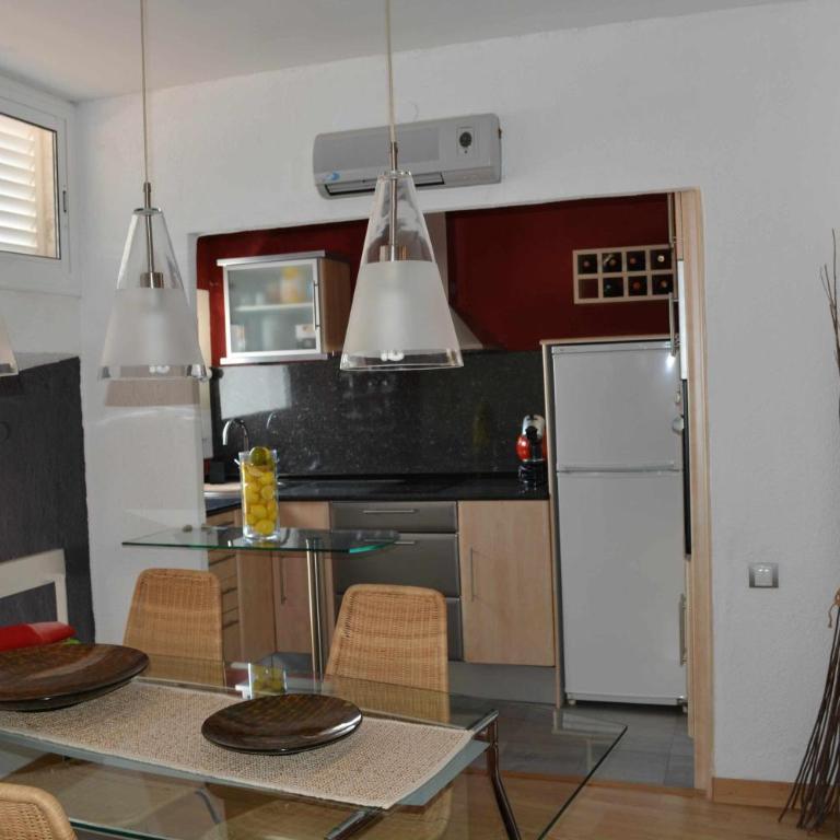 Carabela – Terraza y Vistas al Mar en Cala Salions - Apartamento con vistas al mar - 9