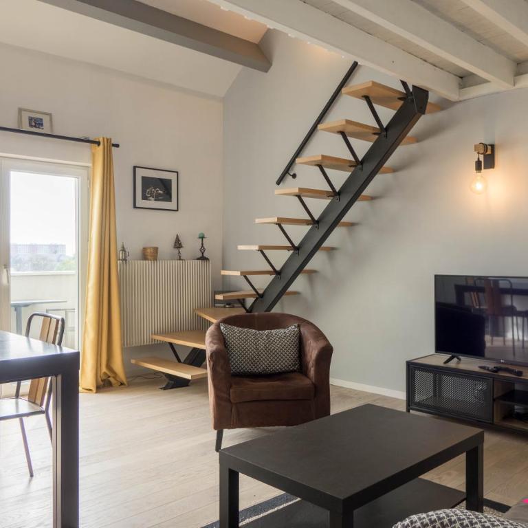 Le Duplex Ensoleillé du Parc * Parking * Balcon * - Apartment mit 2 Schlafzimmern - 4