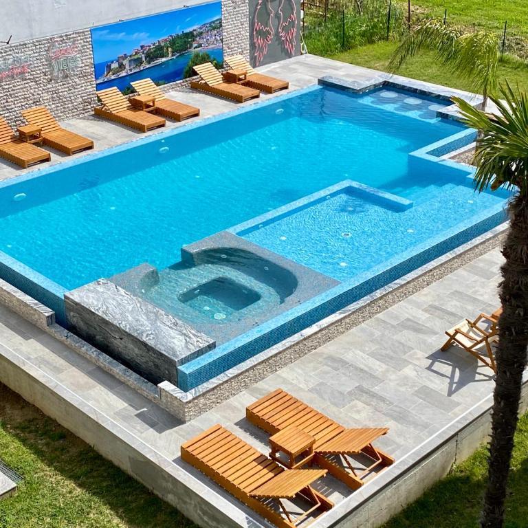 Blue Star Apartments - Apartment with Pool View (4 adults) - 4