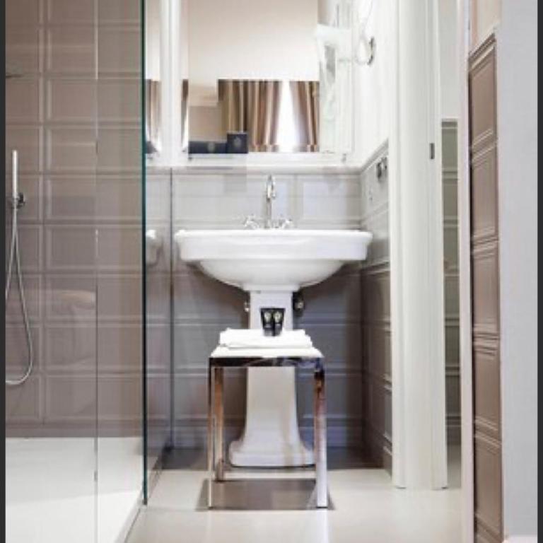 Hotel Lombardia - Superior Double or Twin Room - 7