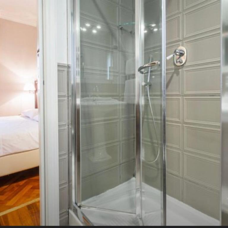 Hotel Lombardia - Economy Double Room - 6