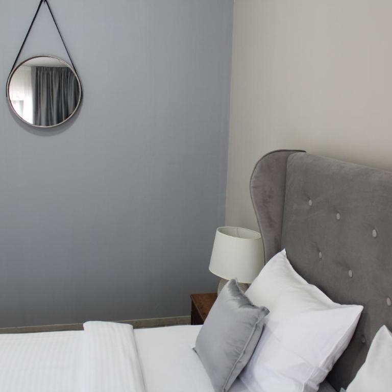 Sun Village Aparthotel - Three-Bedroom Apartment with Terrace - 9