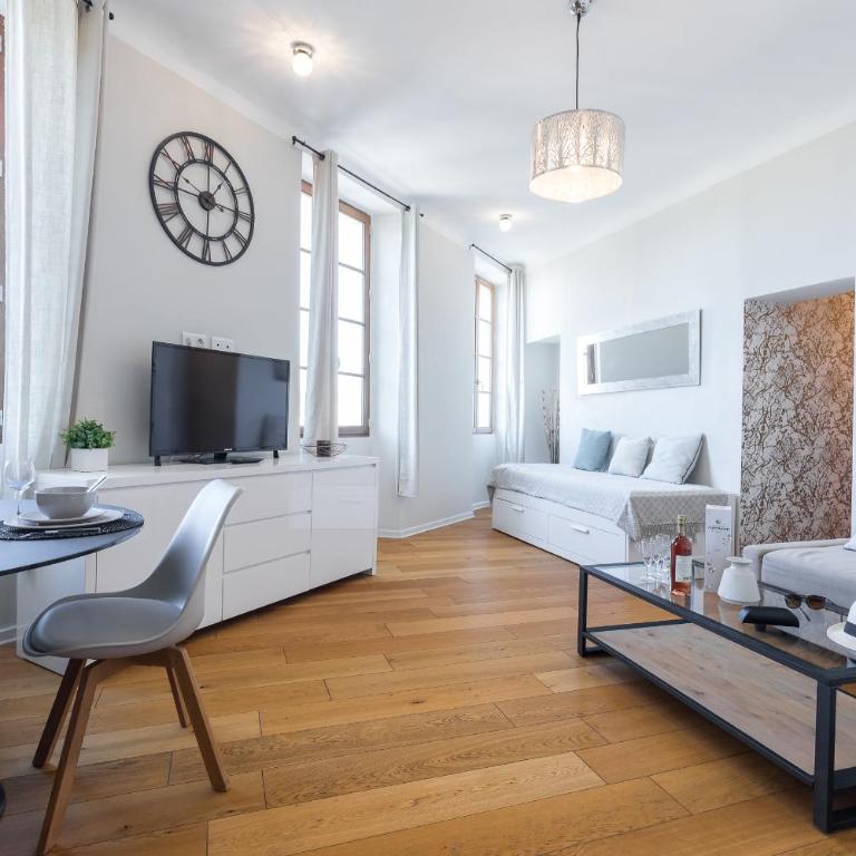 Gorgeous 1 Bdr with gardens view in the Old Town - Appartement - 1