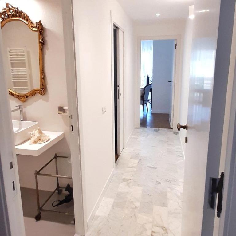 Elicriso Suites - King Suite with Balcony - 16