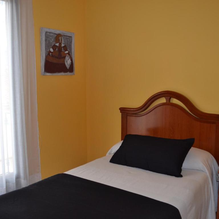 Hostal Quevedo - Habitación Individual Clásica con balcón - 3