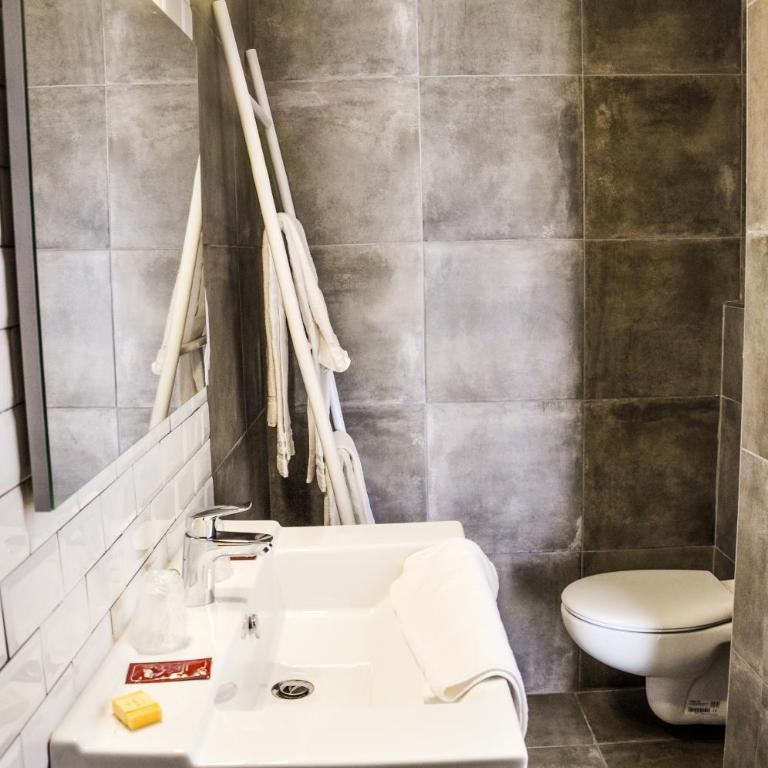 Hôtel les Arbousiers - Chambre Double Économique - 3