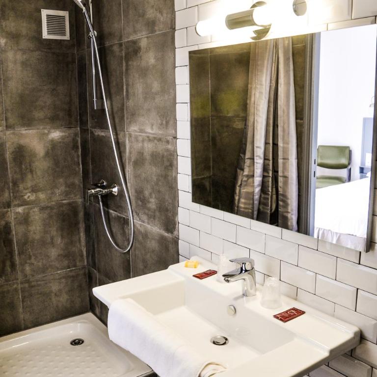 Hôtel les Arbousiers - Chambre Lits Jumeaux Économique - 5