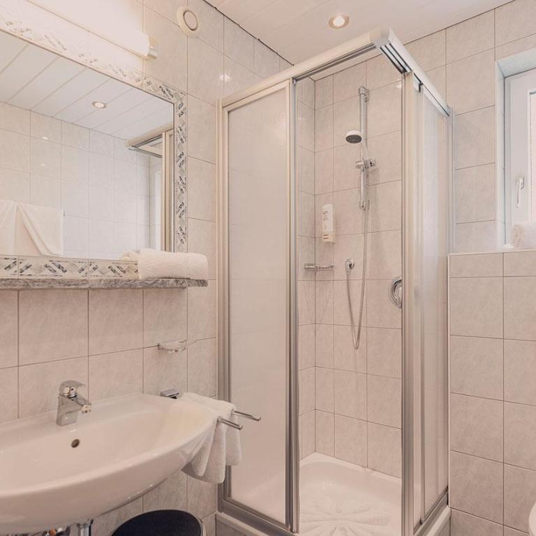 Hotel Föhre - Dreibettzimmer - 7
