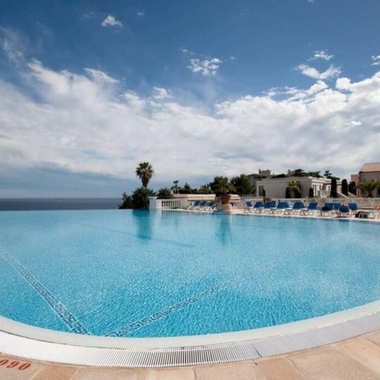 C036 Agréable appartement au sein d'une belle residence de vacances - Appartamento con Vista Giardino - 1