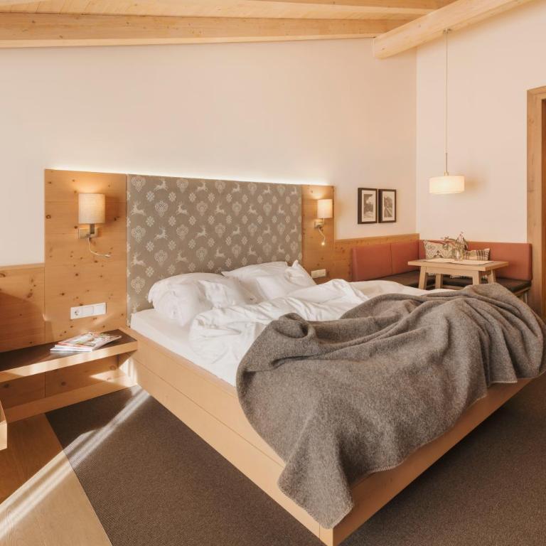 Neuhaus Zillertal Resort - Doppelzimmer mit Bergblick - Nebengebäude - 3