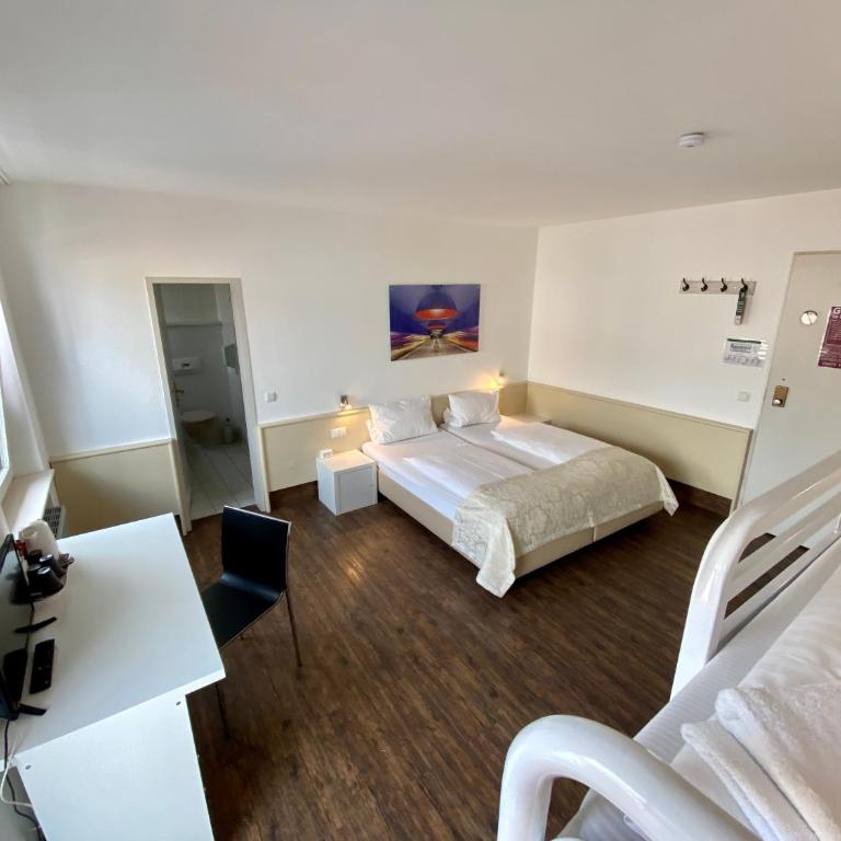 THE 4YOU Hostel & Hotel Munich - Triple Room - 11