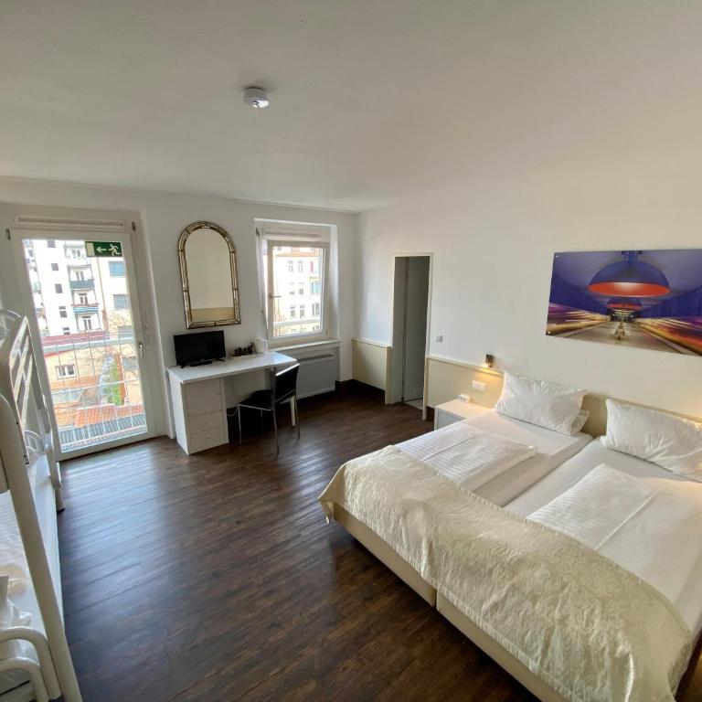 THE 4YOU Hostel & Hotel Munich - Triple Room - 12